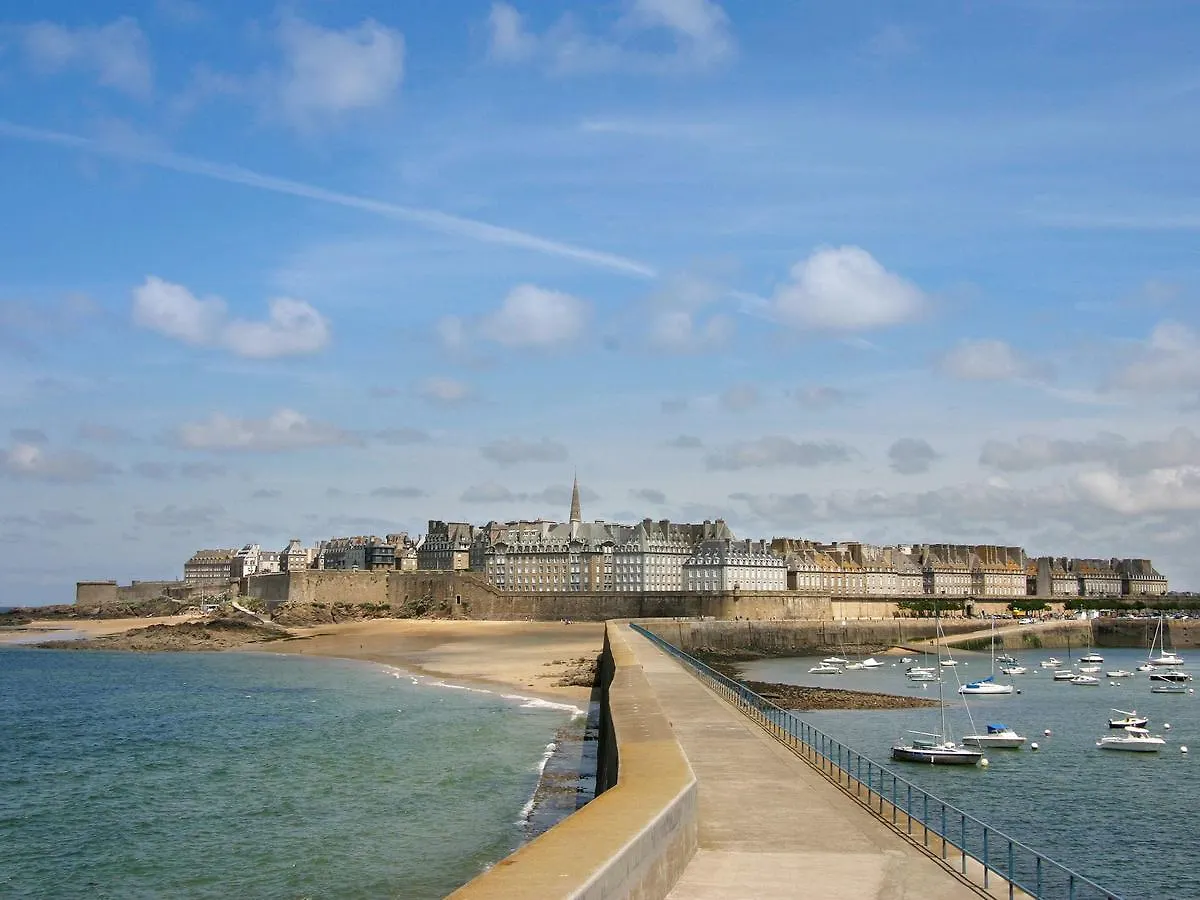 Hotel ibis Saint-Malo Madeleine 3*,  France